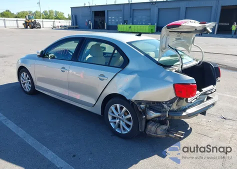 2011 Volkswagen Jetta 2.5L Se z USA, uszkodzony, nr VIN 3VWDZ7AJ4BM317591
